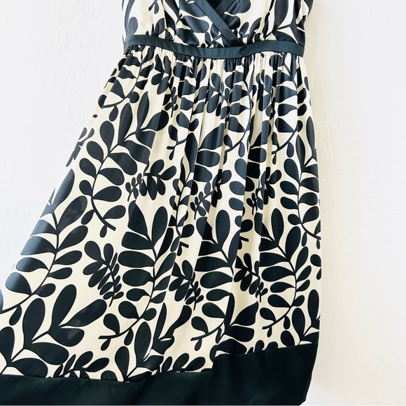 Maggy London 100% Silk Babydoll Dress, Black and Cream, Excellent Condition - Picture 4 of 9